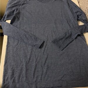 lululemon athletica Heathered Blue Long Sleeve Tee live in practice